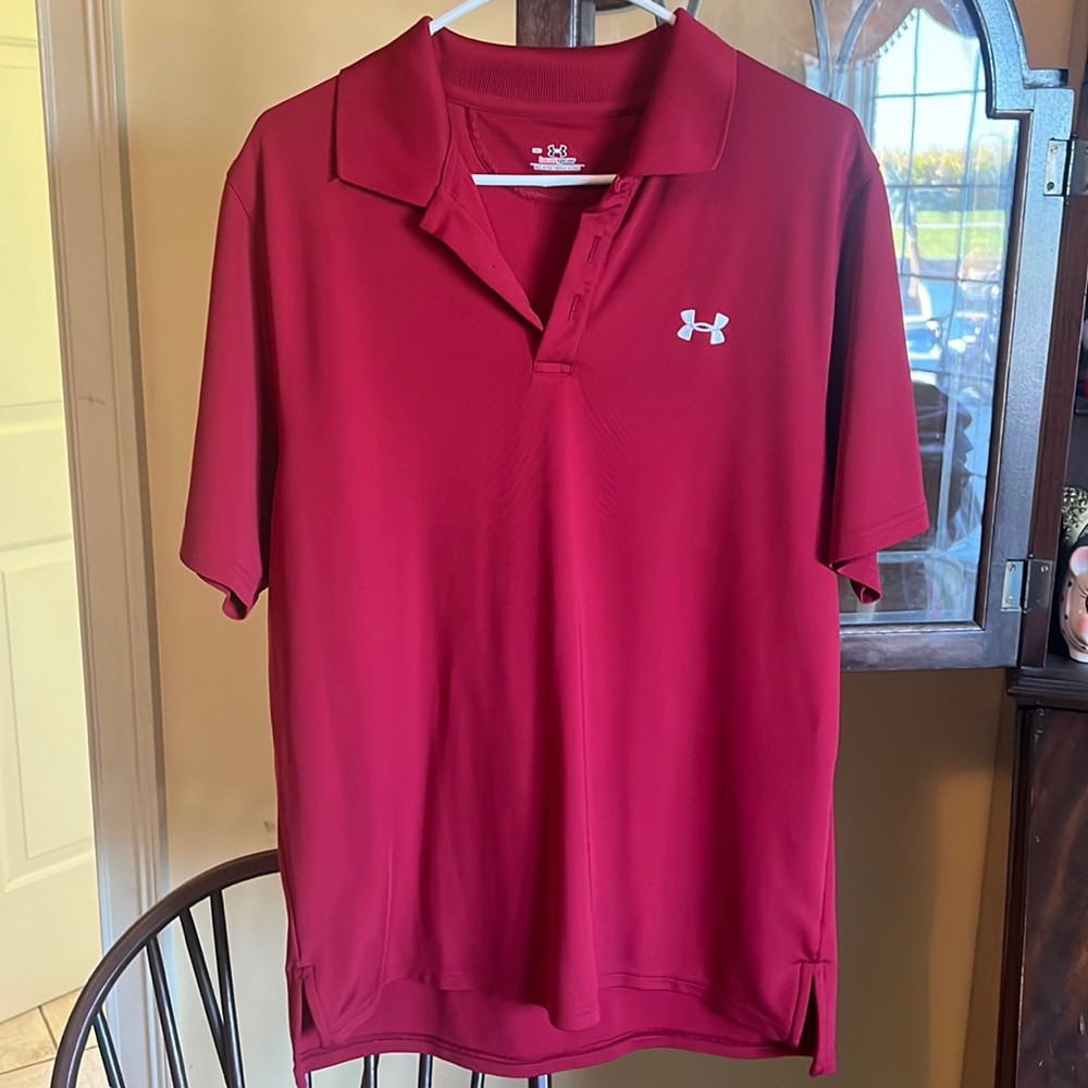 Mens Medium under Armour polo like new no stains